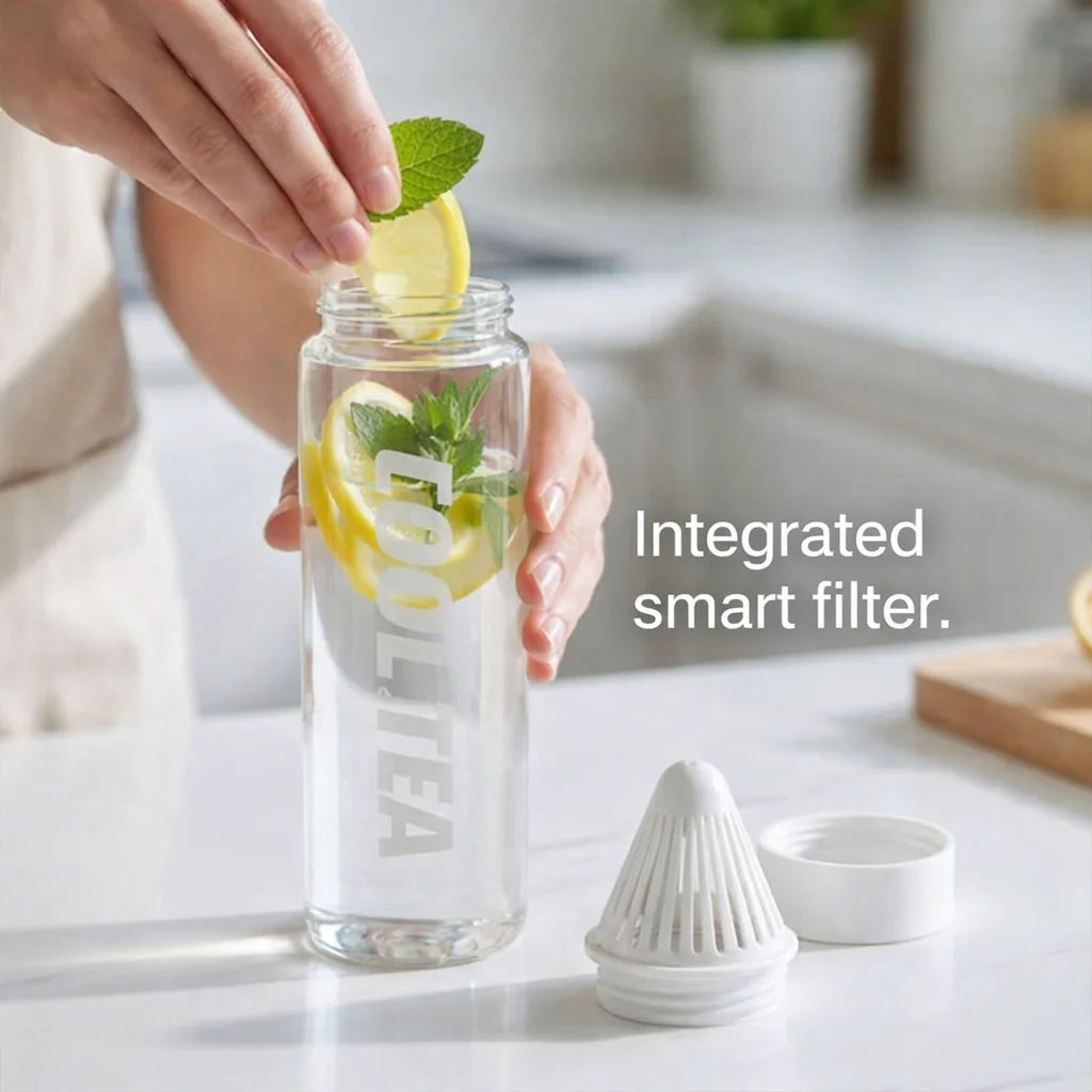 Portable bottle with built-in anti-pulp filter